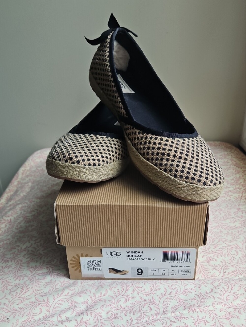 UGG W Indah Black Canvas Flat